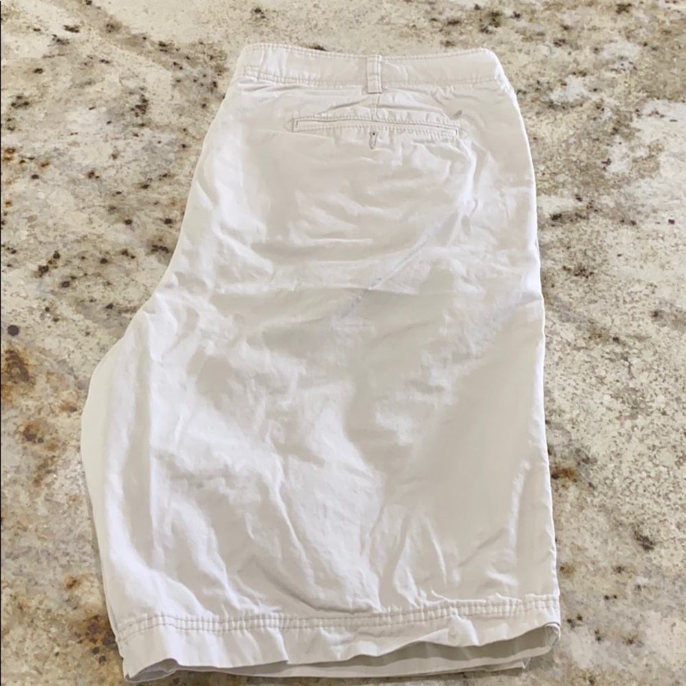 American Eagle men’s cargo shorts.